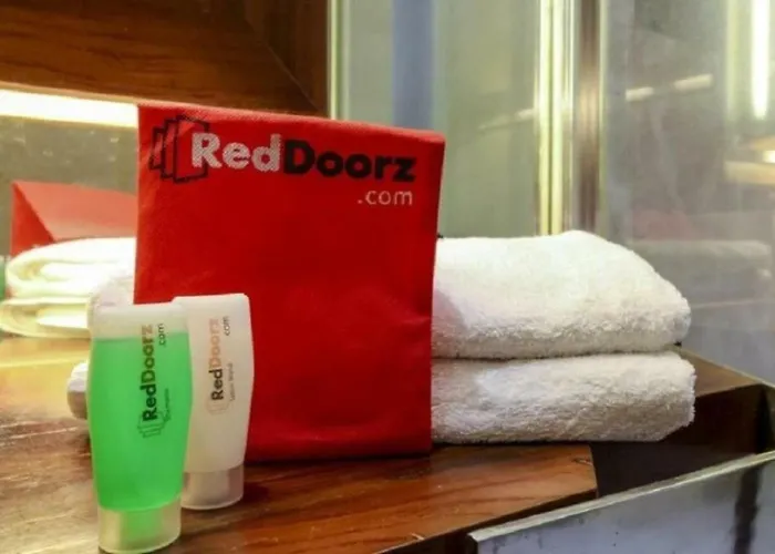 Reddoorz Near Ciputra World 3