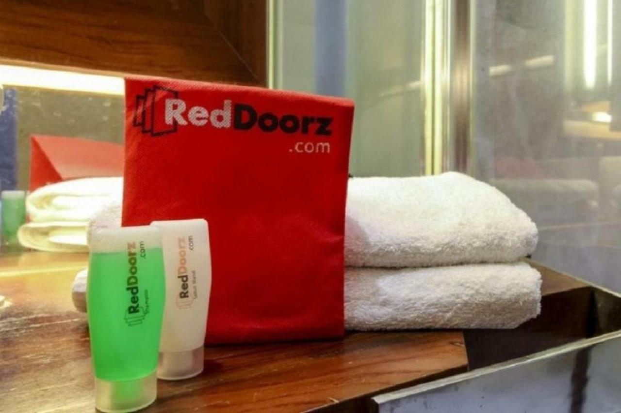 Reddoorz Near Ciputra World 3 Guest house 2*